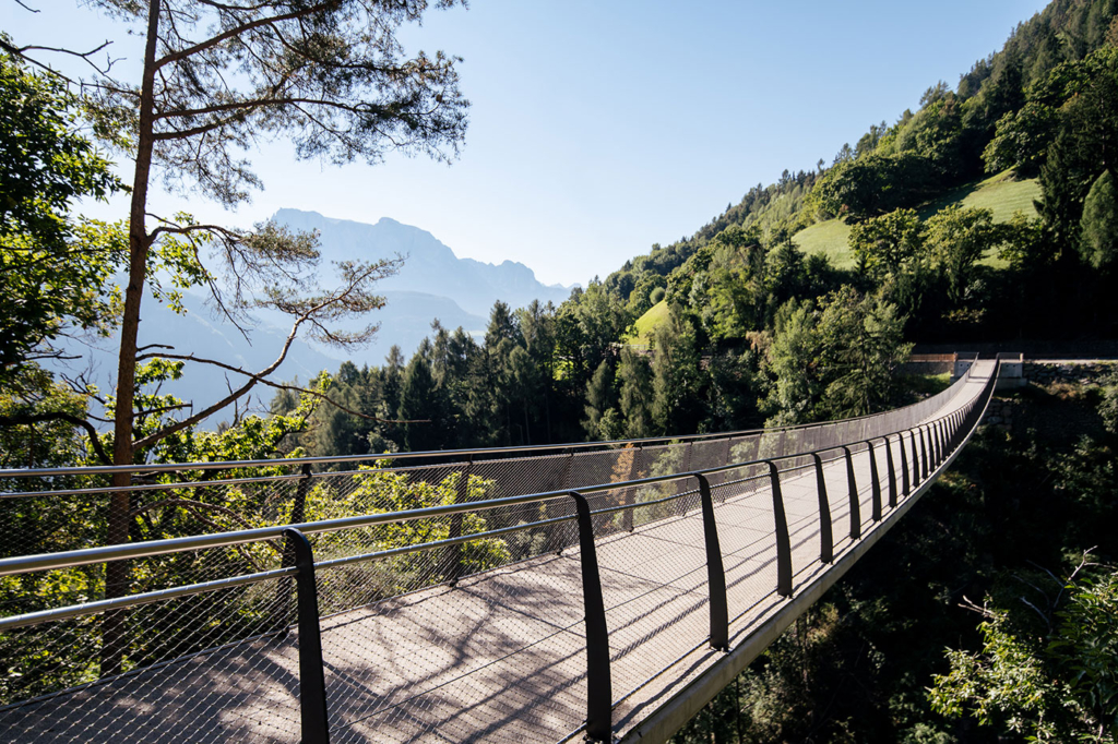 Wandern Barbian Haengebruecke